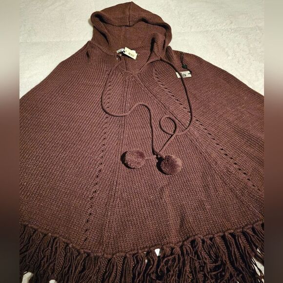 NWT: Max Studio Poncho Brown, One Size.  Very Warm and snuggley! - Picture 1 of 4